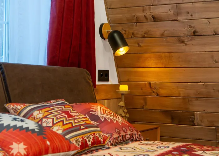 别墅 Freeman-1b двоповерховий з кухнею, альтанкою, грилем 8місний